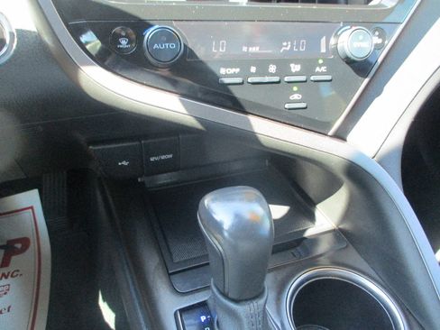 Used 2024 Toyota Camry SE w/ Convenience Package FWD image 7