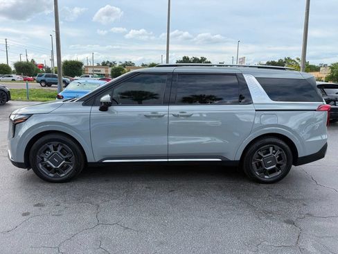 Used 2025 Kia Carnival SX FWD image 8
