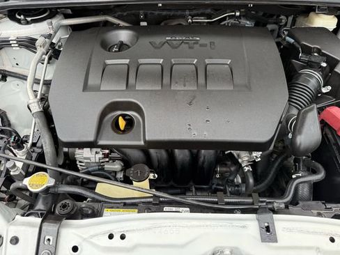 Used 2017 Toyota Corolla LE FWD image 31