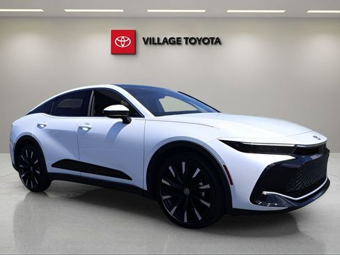 Used 2024 Toyota Crown Platinum image 7