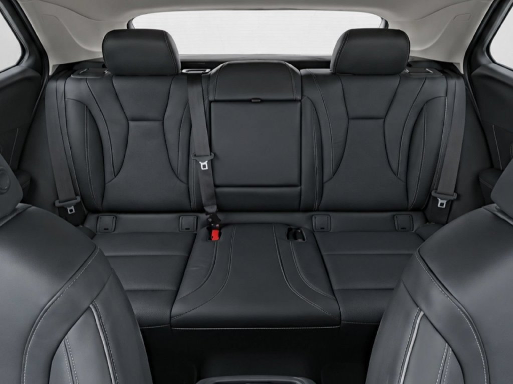 Used 2021 Buick Envision Essence w/ Sport Touring Package FWD image 28