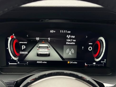 Used 2025 Nissan Pathfinder Platinum FWD image 21