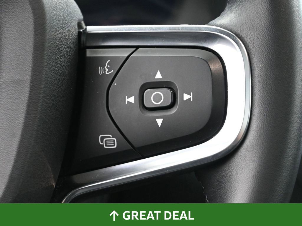 Used 2025 Volvo XC40 B5 Core AWD/4WD image 26