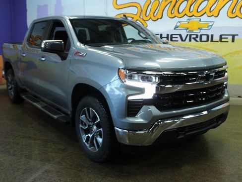 Used 2023 Chevrolet Silverado 1500 LT image 4