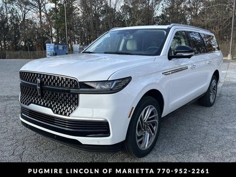 New 2026 Lincoln Navigator L Reserve image 3
