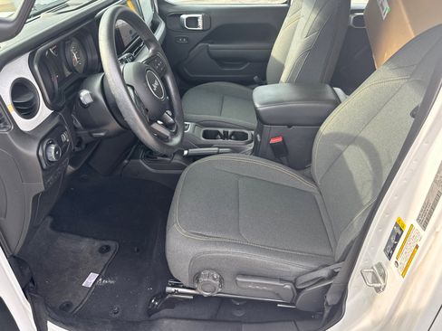 Used 2025 Jeep Wrangler Unlimited Sport AWD/4WD image 9