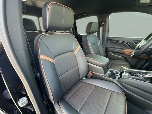 Used 2026 GMC Canyon AT4 w/ AT4 Premium Package AWD/4WD image 38
