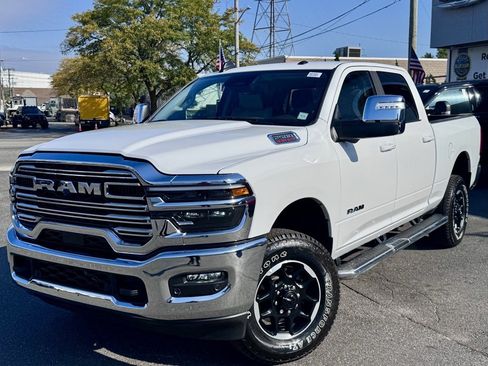 Used 2025 RAM 2500 Laramie w/ Towing Technology Group image 3