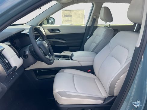 New 2026 Nissan Pathfinder SL image 17