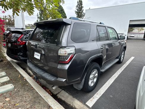 Used 2019 Toyota 4Runner SR5 Premium RWD image 3
