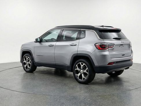Used 2025 Jeep Compass Limited image 6