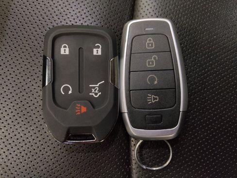 Used 2018 GMC Terrain Denali w/ Advanced Safety Package image 32