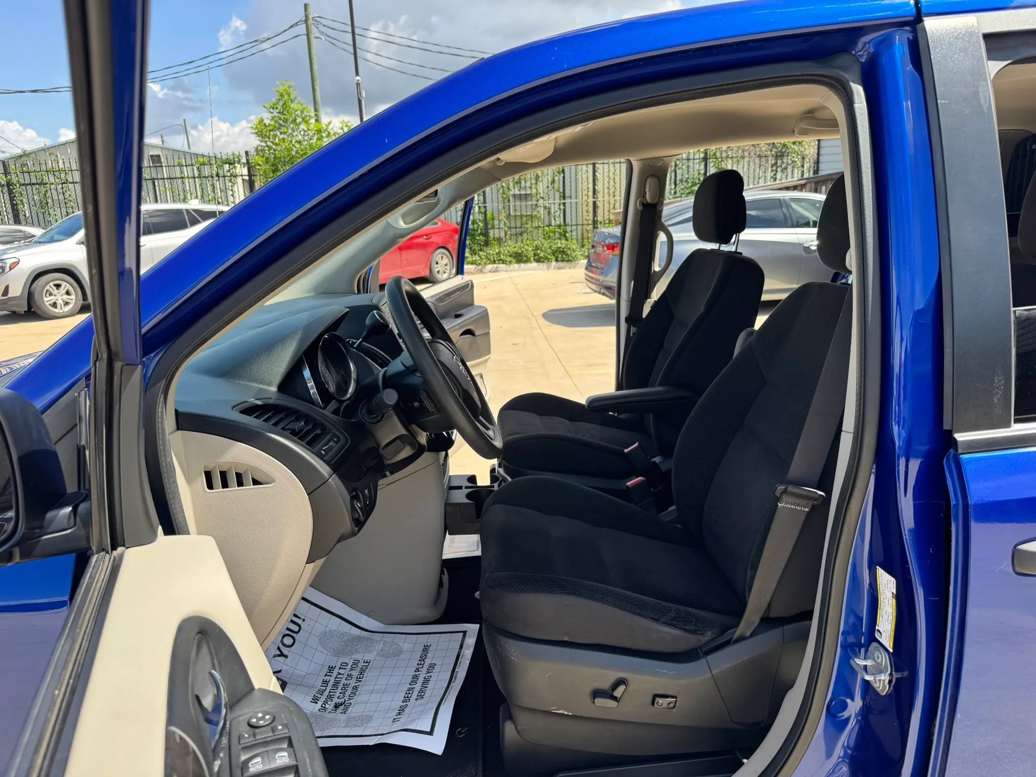 Used 2019 Dodge Grand Caravan SE w/ UConnect Hands-Free Group FWD image 24