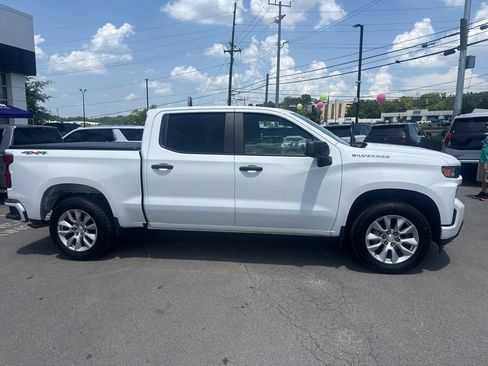 Used 2020 Chevrolet Silverado 1500 Custom w/ Custom Value Package AWD/4WD image 5