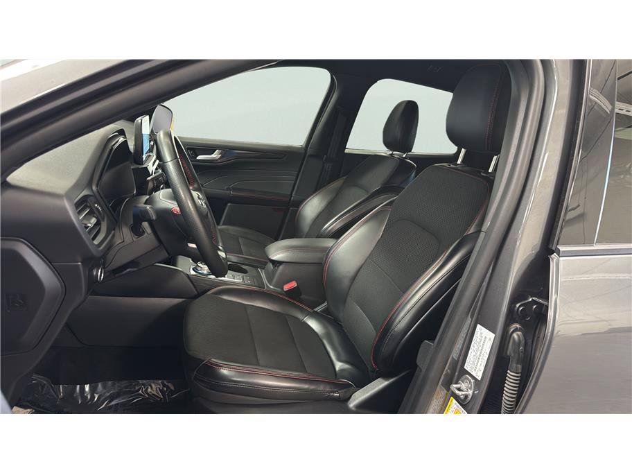 Used 2025 Ford Escape ST-Line FWD image 11