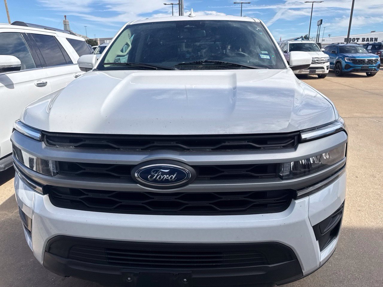 Used 2024 Ford Expedition XLT RWD image 2