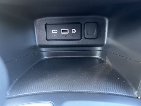 Used 2020 Chevrolet Equinox LT image 36