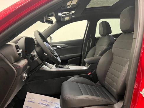 Used 2024 Dodge Hornet GT w/ GT Blacktop Package image 2