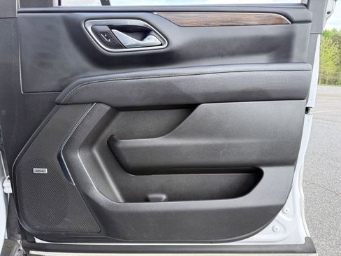 Used 2023 Chevrolet Suburban Premier RWD image 43