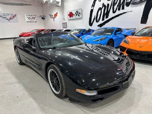 Used 1999 Chevrolet Corvette Convertible w/ Performance Handling Pkg image 19