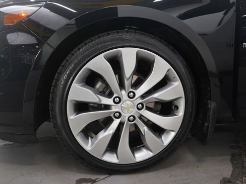 Used 2018 Chevrolet Malibu Premier w/ Premier Sun and Wheel Package image 28