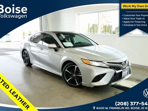 Used 2020 Toyota Camry XSE image 1