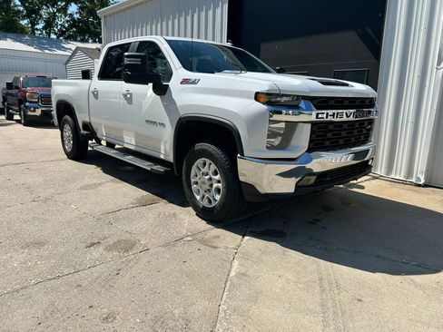 Used 2023 Chevrolet Silverado 2500 LT w/ Convenience Package AWD/4WD image 2
