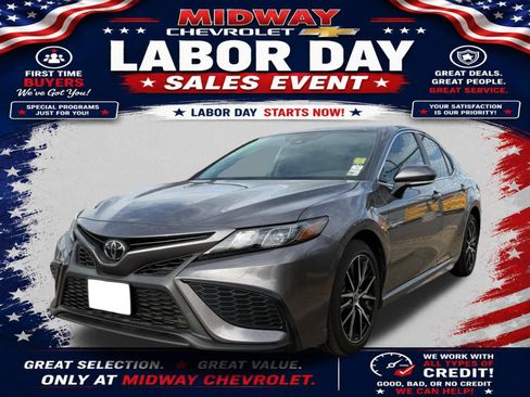 Used 2024 Toyota Camry SE FWD image 1