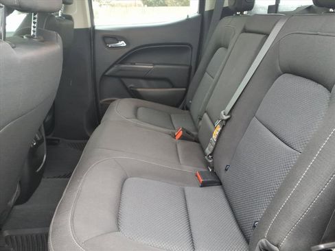 Used 2022 Chevrolet Colorado LT w/ LT Convenience Package image 12