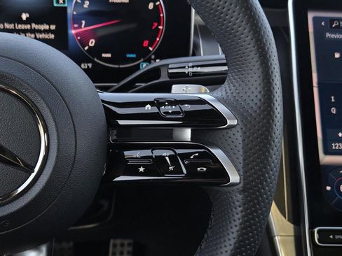 Used 2024 Mercedes-Benz GLC 300 4MATIC image 13