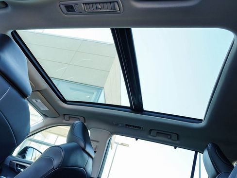 Used 2020 Toyota Highlander Platinum image 38