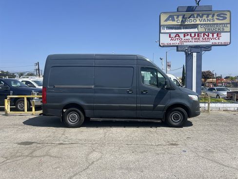 Used 2019 Mercedes-Benz Sprinter 144 image 2