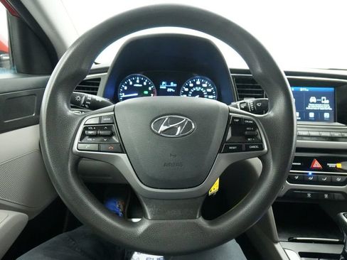 Used 2017 Hyundai Elantra SE FWD image 31