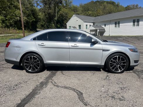 Used 2018 Ford Taurus SEL w/ Equipment Group 201A image 3