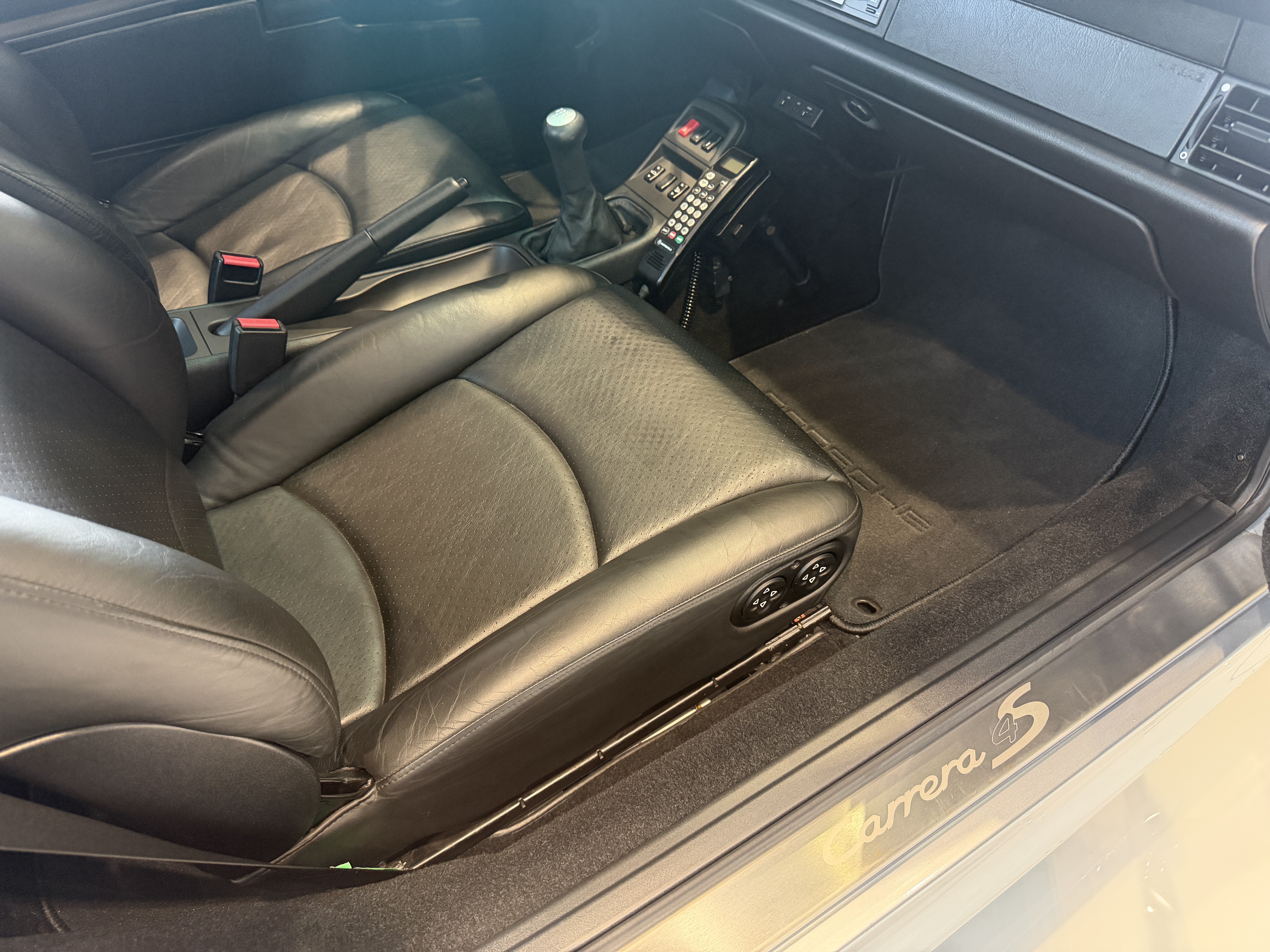Used 1996 Porsche 911 Carrera 4S AWD/4WD image 20