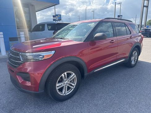 Used 2022 Ford Explorer XLT RWD image 1