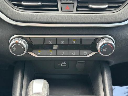 Used 2022 Nissan Altima 2.5 S FWD image 37