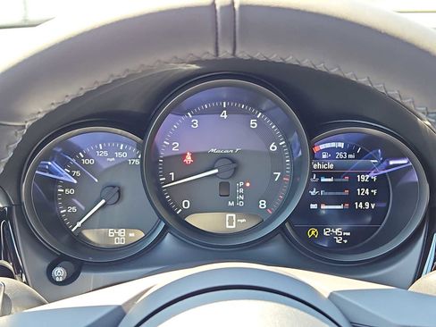Certified 2026 Porsche Macan Turbo AWD/4WD image 36