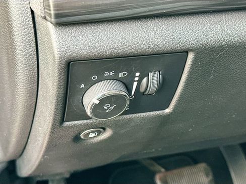 Used 2020 Jeep Grand Cherokee Laredo image 10