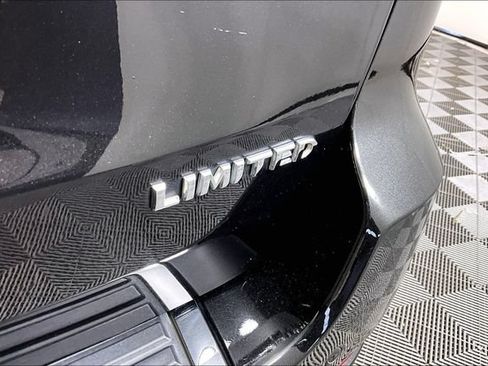 Used 2014 Jeep Grand Cherokee Limited w/ Luxury Group II AWD/4WD image 23