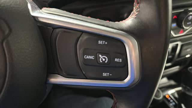Used 2018 Jeep Wrangler Unlimited Rubicon w/ Steel Bumper Group AWD/4WD image 12