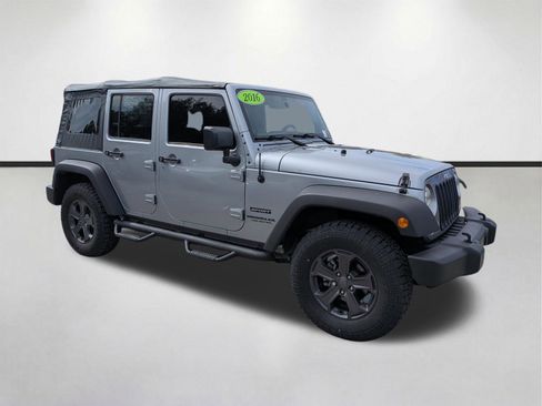 Used 2016 Jeep Wrangler Unlimited Sport w/ Connectivity Group AWD/4WD image 2