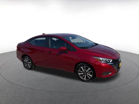 Used 2025 Nissan Versa SV image 1