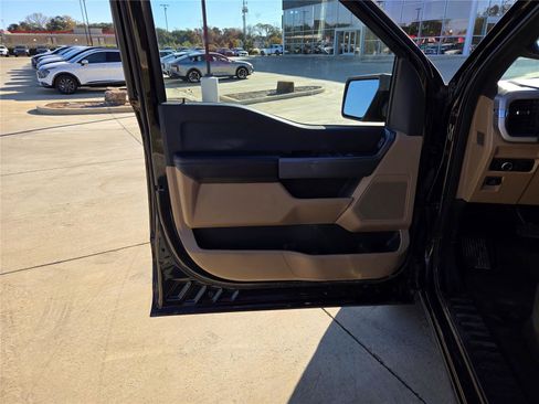 Used 2023 Ford F150 XLT image 11