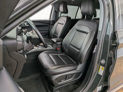 Certified 2022 Ford Explorer XLT w/ Equipment Group 202A image 12