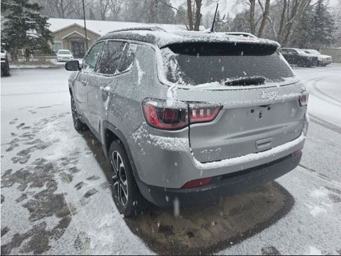 Used 2022 Jeep Compass Limited image 2