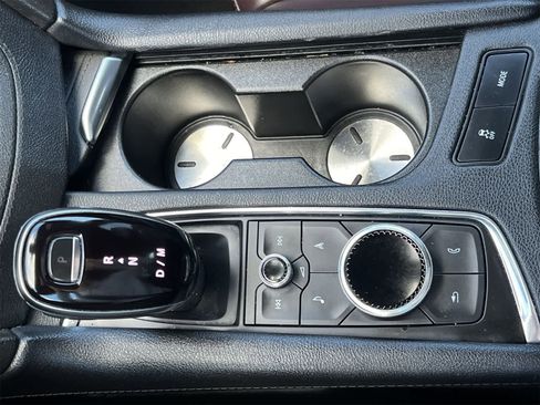 Used 2022 Cadillac XT6 Premium Luxury image 33