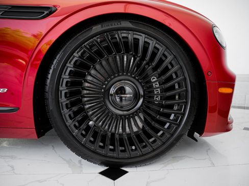 Used 2022 Bentley Flying Spur V8 image 13