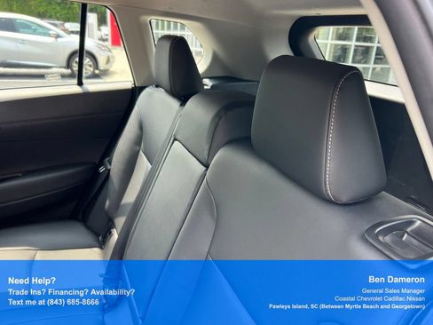 Used 2023 Toyota Corolla Cross XLE w/ Convenience Package AWD/4WD image 16