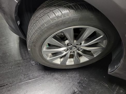Used 2015 Toyota Camry XLE FWD image 13